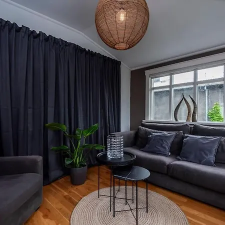 Spacious 3br Downtown Location Reykjavik