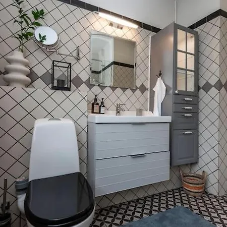 Spacious 3br Downtown Location