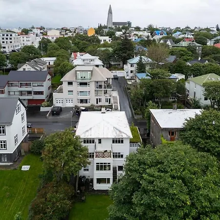 Spacious 3br Downtown Location * Reykjavik